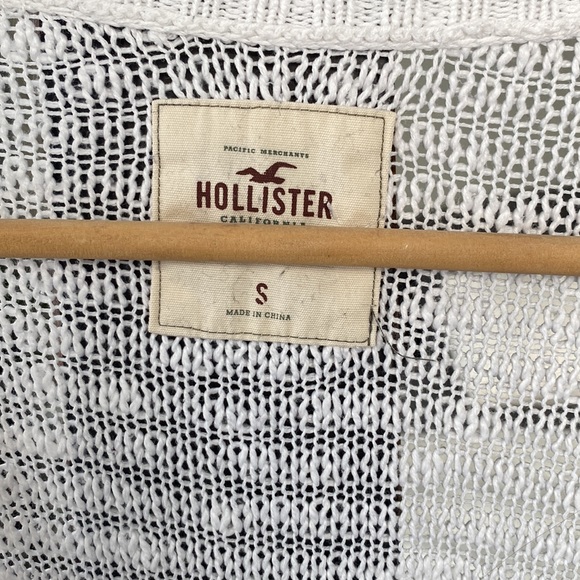 Hollister white stitch cardigan size small. Great condition. - Picture 2 of 9